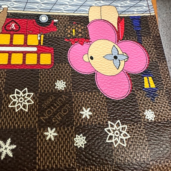 Tracking number - Picture 9 of 16